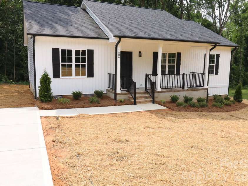 1608 Russell Courtney Road, Monroe, NC 28112.  MLS# CAR4391416, YatesRealty ID 29169. 