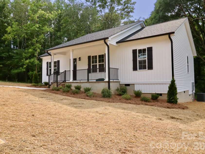 1608 Russell Courtney Road, Monroe, NC 28112.  MLS# CAR4391416, YatesRealty ID 29169. 
