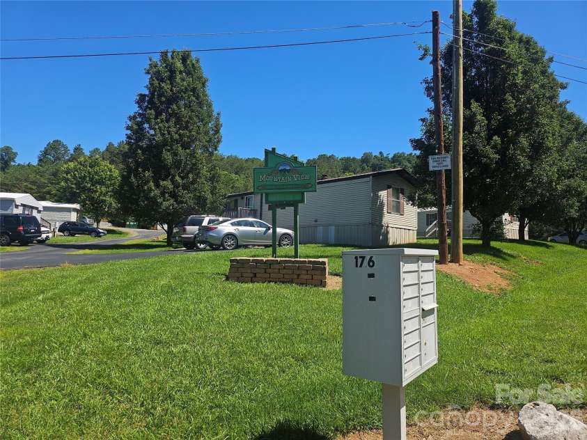 8 Mountain View Road, Weaverville, NC 28787.  MLS# CAR4390220, YatesRealty ID 29170. 