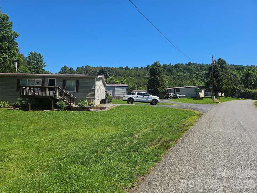 8 Mountain View Road, Weaverville, NC 28787.  MLS# CAR4390220, YatesRealty ID 29170. 