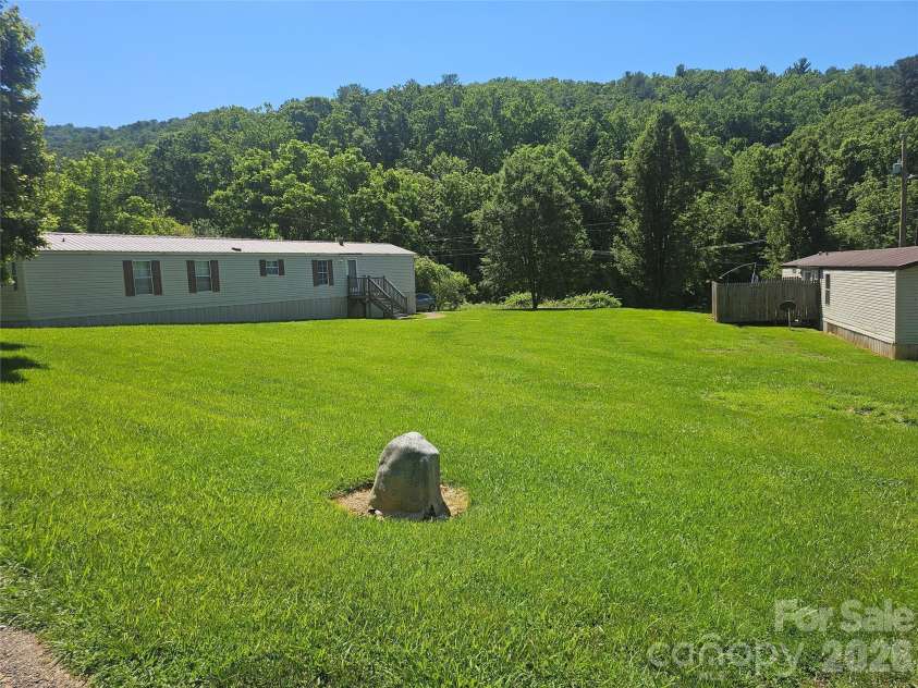 8 Mountain View Road, Weaverville, NC 28787.  MLS# CAR4390220, YatesRealty ID 29170. 