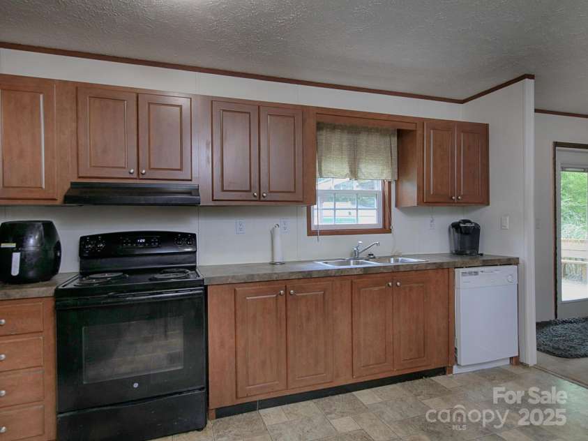 1858 Cody Court, Newton, NC 28658.  MLS# CAR4283160, YatesRealty ID 29171. 