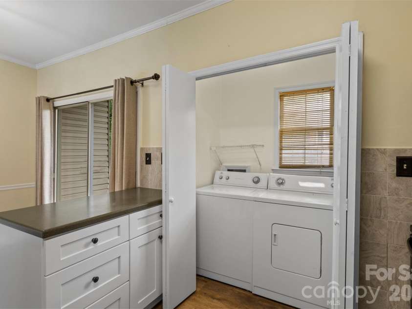 5925 Quail Hollow Road, Charlotte, NC 28210.  MLS# CAR4387065, YatesRealty ID 29171. 