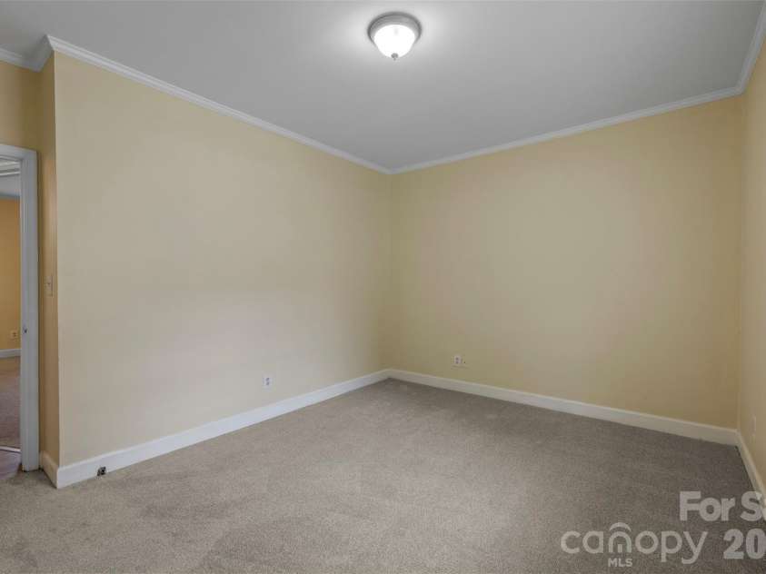 5925 Quail Hollow Road, Charlotte, NC 28210.  MLS# CAR4387065, YatesRealty ID 29171. 