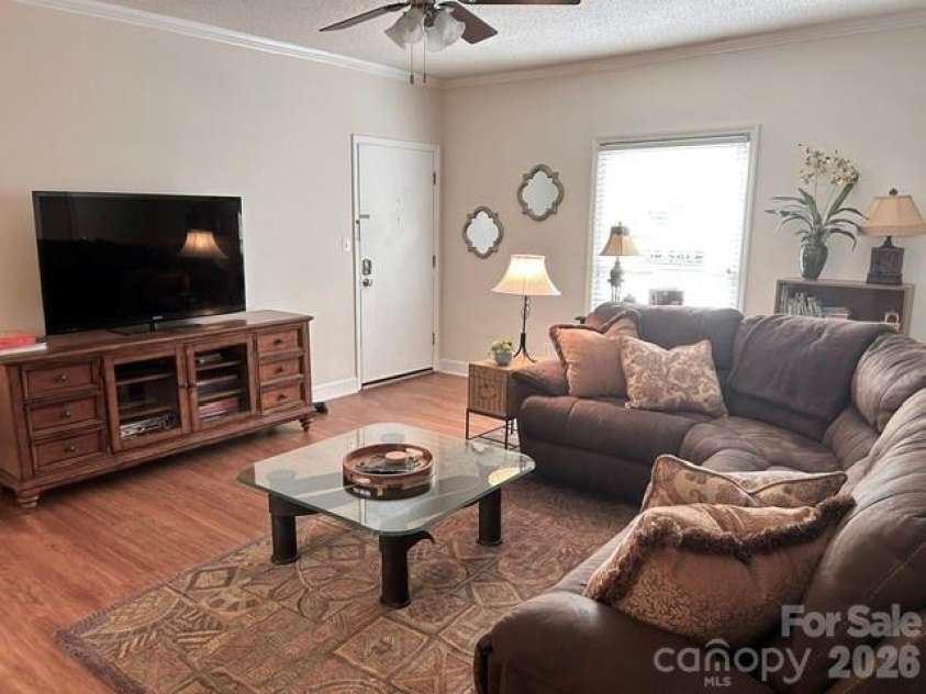 5925 Quail Hollow Road, Charlotte, NC 28210.  MLS# CAR4412805, YatesRealty ID 29171. 