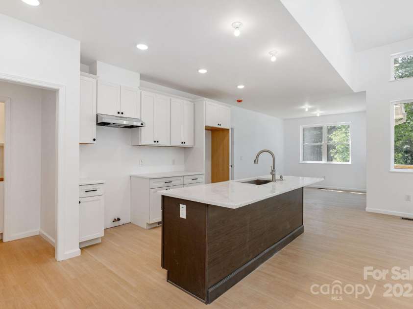 654 Hollybrook Drive, Flat Rock, NC 28731.  MLS# CAR4167426, YatesRealty ID 29173. 