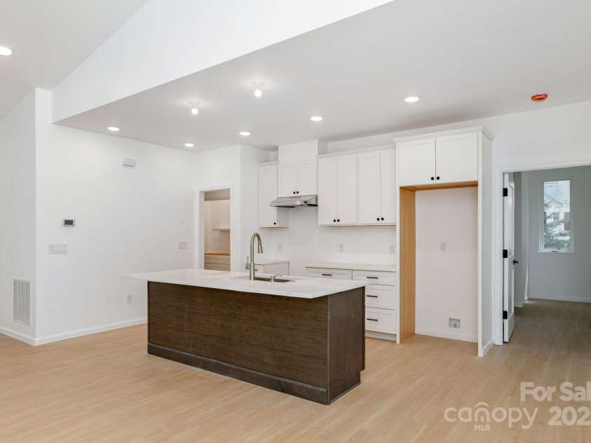 654 Hollybrook Drive, Flat Rock, NC 28731.  MLS# CAR4167426, YatesRealty ID 29173. 