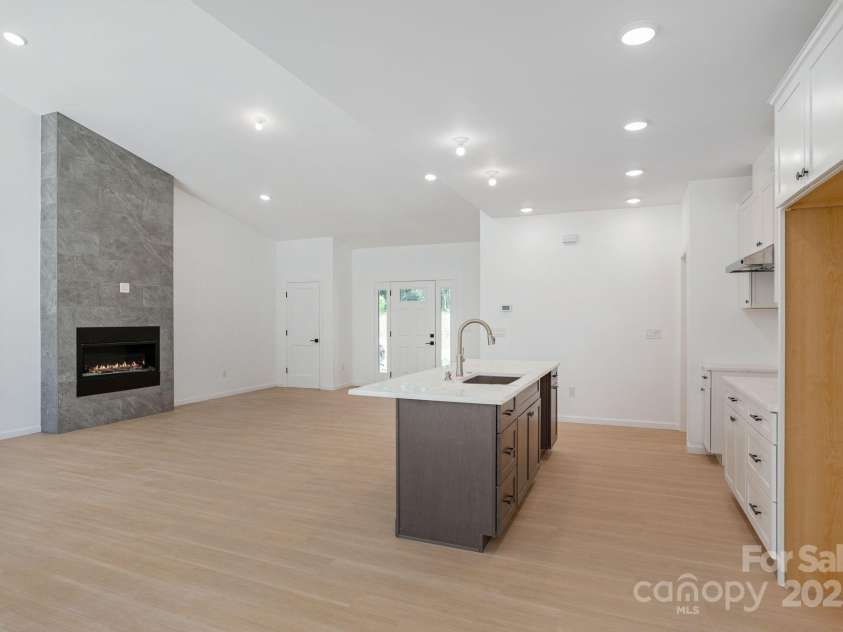 654 Hollybrook Drive, Flat Rock, NC 28731.  MLS# CAR4167426, YatesRealty ID 29173. 