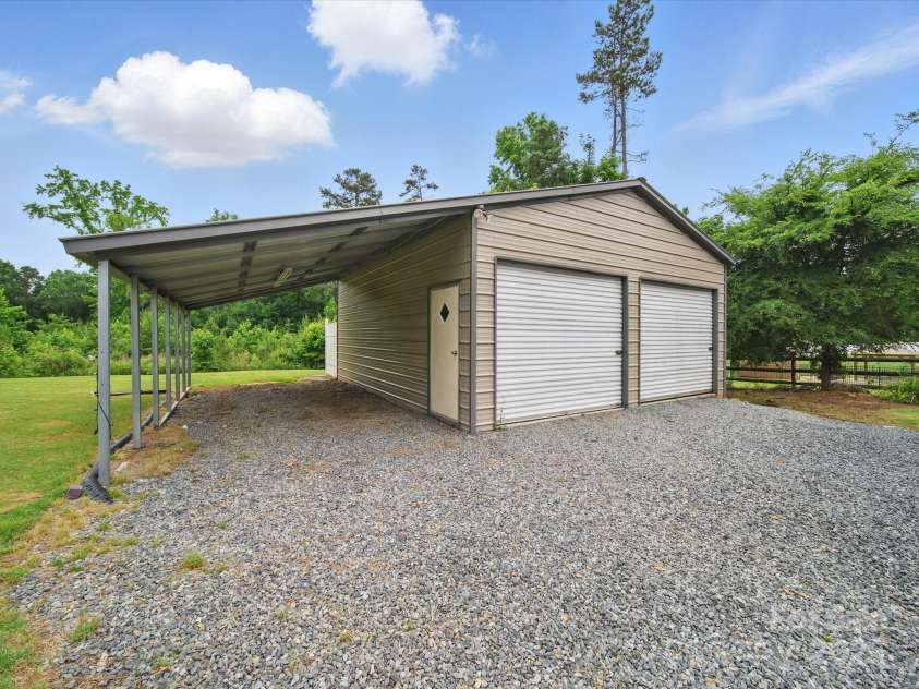 9450 Surface Hill Road, Mint Hill, NC 28227.  MLS# CAR4272661, YatesRealty ID 29174. 
