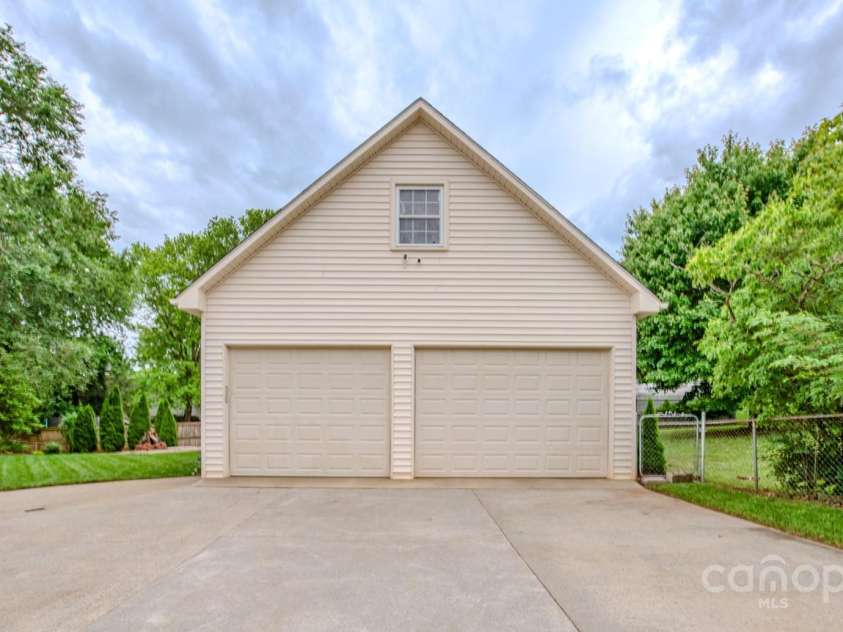 110 Bent Creek Ranch Road, Asheville, NC 28806.  MLS# CAR4256166, YatesRealty ID 29175. 