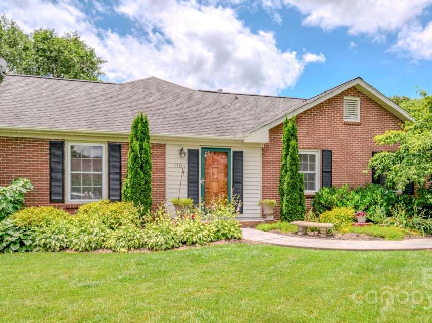 110 Bent Creek Ranch Road, Asheville, NC 28806.  MLS# CAR4256166, YatesRealty ID 29175. 