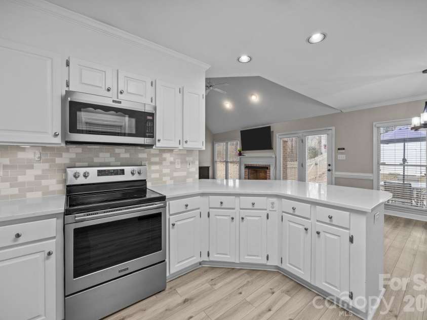 1451 Pine Needle Lane, Mooresville, NC 28115.  MLS# CAR4335723, YatesRealty ID 29175. 