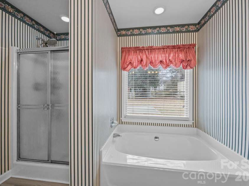 1451 Pine Needle Lane, Mooresville, NC 28115.  MLS# CAR4335723, YatesRealty ID 29175. 