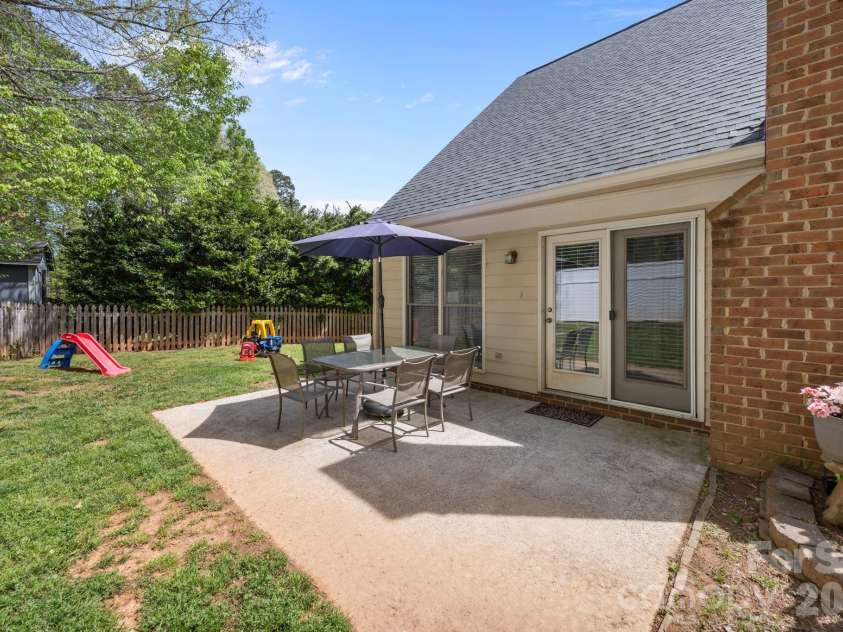 1451 Pine Needle Lane, Mooresville, NC 28115.  MLS# CAR4335723, YatesRealty ID 29175. 