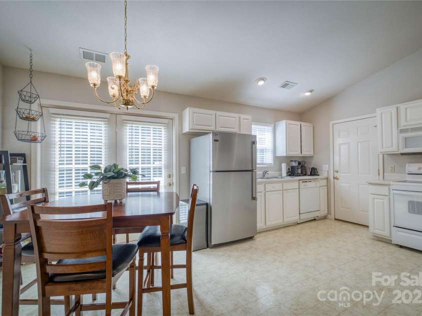 416 Catawba Street, Morganton, NC 28655.  MLS# CAR4275392, YatesRealty ID 29176. 