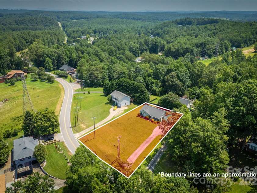 416 Catawba Street, Morganton, NC 28655.  MLS# CAR4275392, YatesRealty ID 29176. 