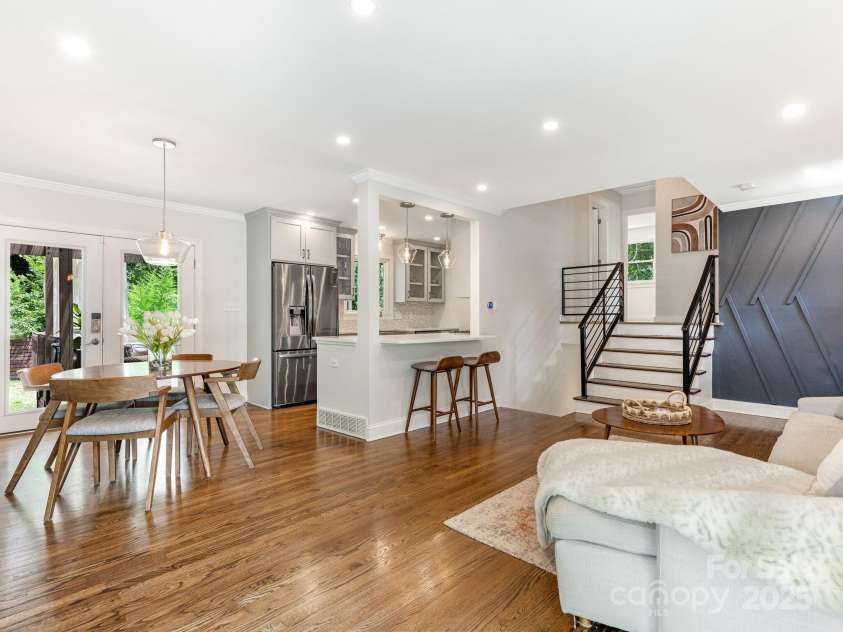 4901 Murrayhill Road, Charlotte, NC 28210.  MLS# CAR4283975, YatesRealty ID 29177. Dining Room and Kitchen