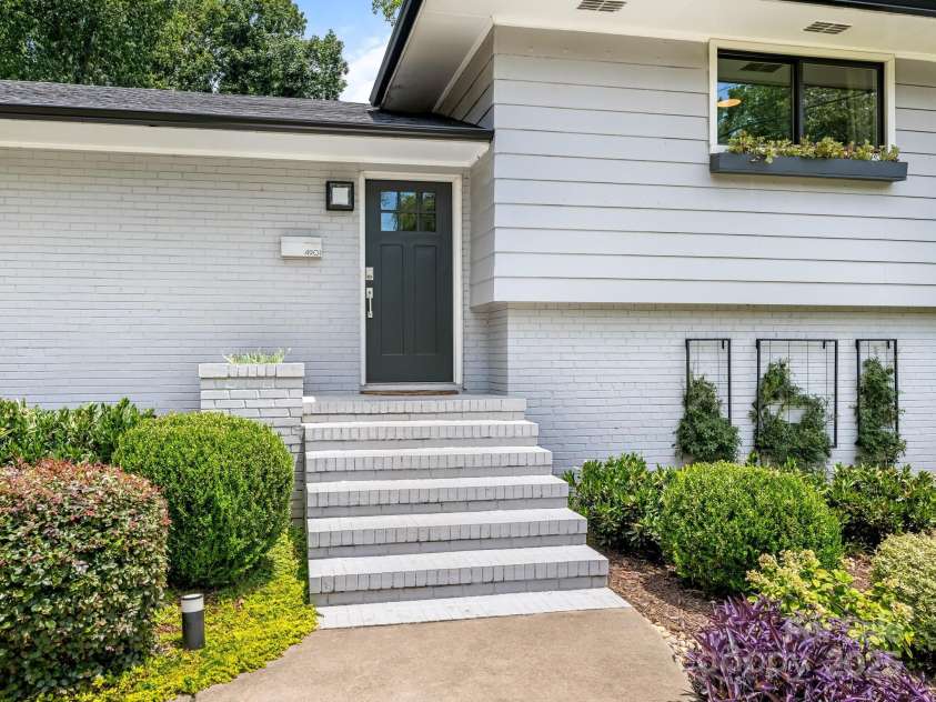 4901 Murrayhill Road, Charlotte, NC 28210.  MLS# CAR4283975, YatesRealty ID 29177. Front Entry