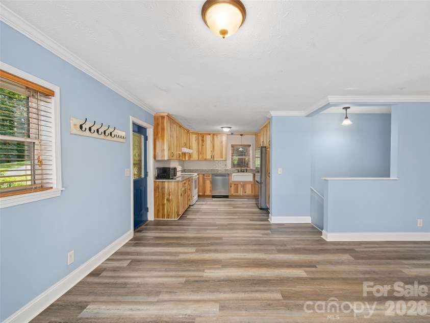 79 Sean Drive, Spruce Pine, NC 28777.  MLS# CAR4389588, YatesRealty ID 29177. 