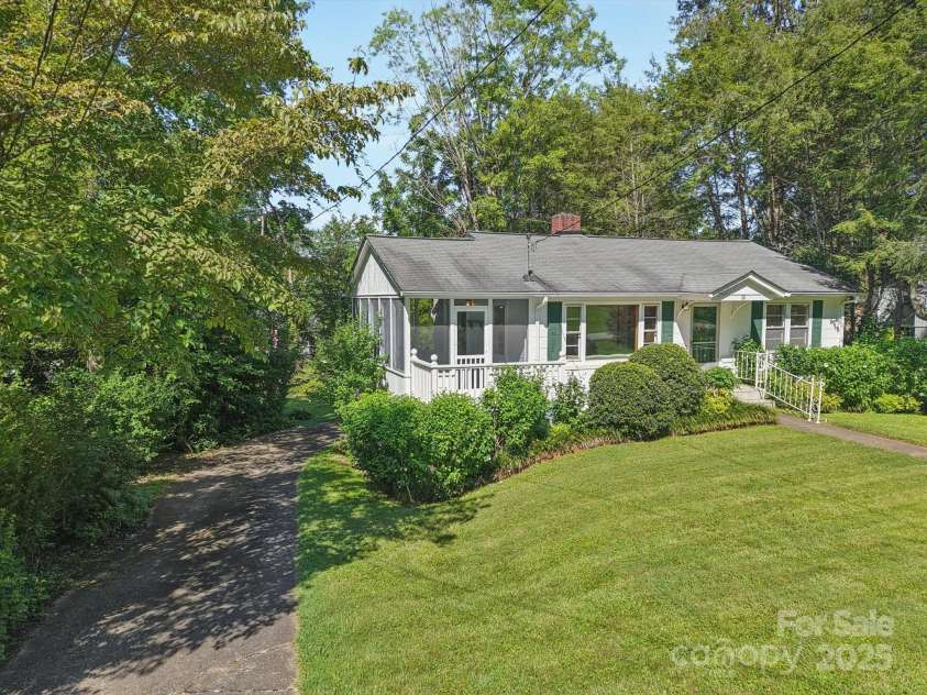 68 Mulberry Court, Arden, NC 28704.  MLS# CAR4283764, YatesRealty ID 29178. 
