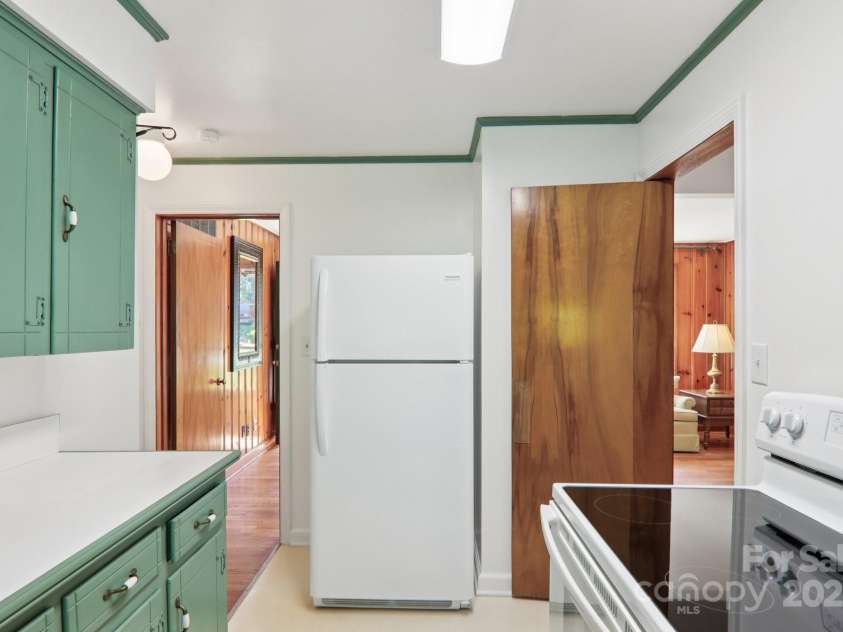 68 Mulberry Court, Arden, NC 28704.  MLS# CAR4283764, YatesRealty ID 29178. 