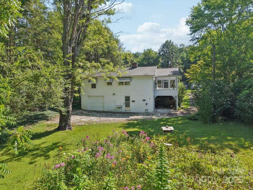 68 Mulberry Court, Arden, NC 28704.  MLS# CAR4283764, YatesRealty ID 29178. 