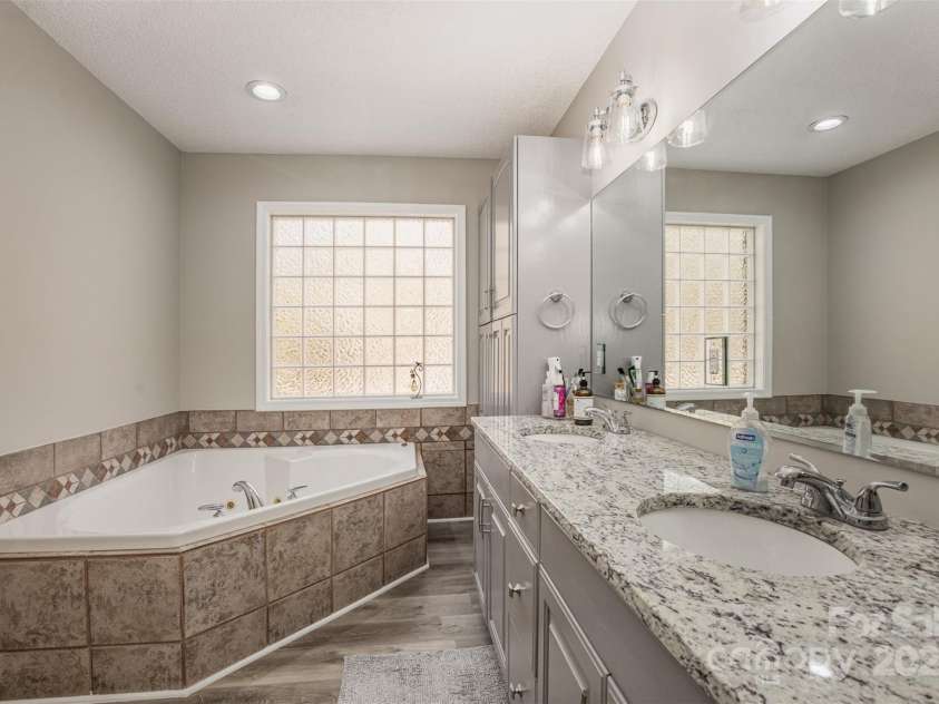 280 Black Beard Lane, Rockwell, NC 28138.  MLS# CAR4282659, YatesRealty ID 29179. 