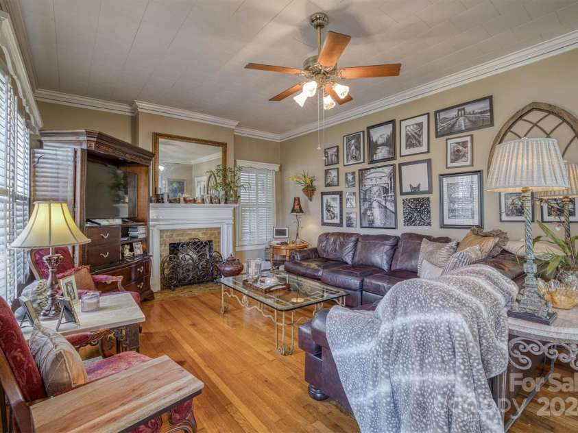 208 College Street, Morganton, NC 28655.  MLS# CAR4201598, YatesRealty ID 2918. 