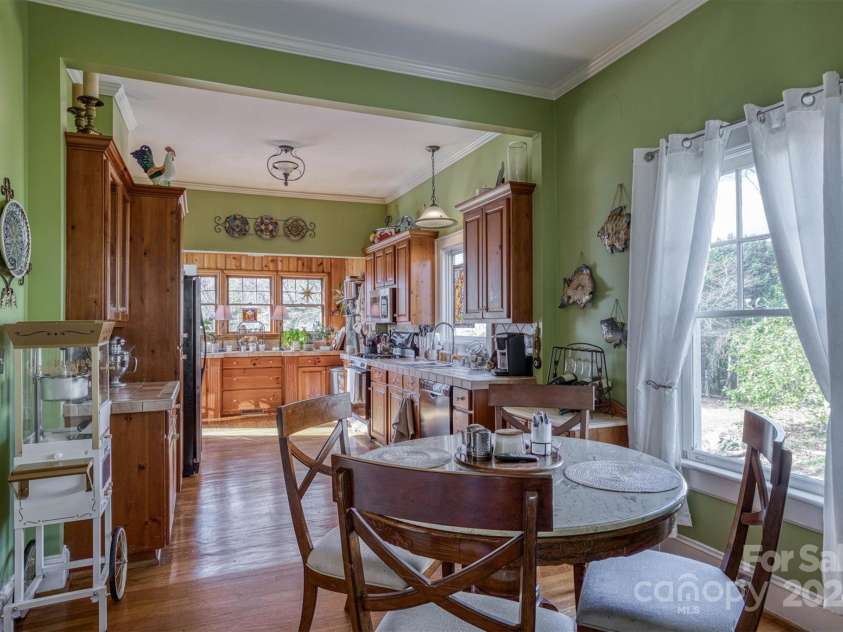 208 College Street, Morganton, NC 28655.  MLS# CAR4201598, YatesRealty ID 2918. 