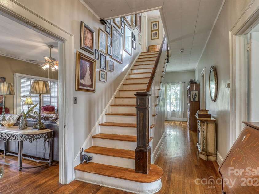 208 College Street, Morganton, NC 28655.  MLS# CAR4201598, YatesRealty ID 2918. 