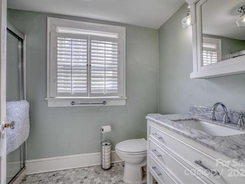 208 College Street, Morganton, NC 28655.  MLS# CAR4201598, YatesRealty ID 2918. 