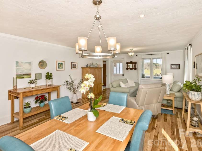 522 Calvert Road, Brevard, NC 28712.  MLS# CAR4381779, YatesRealty ID 2918. Updated lighting. This house is clean as a pin!