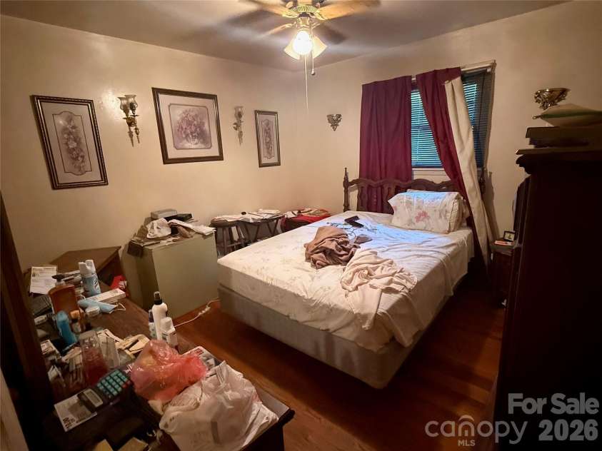 9415 Feldbank Drive, Charlotte, NC 28216.  MLS# CAR4336405, YatesRealty ID 2918. 