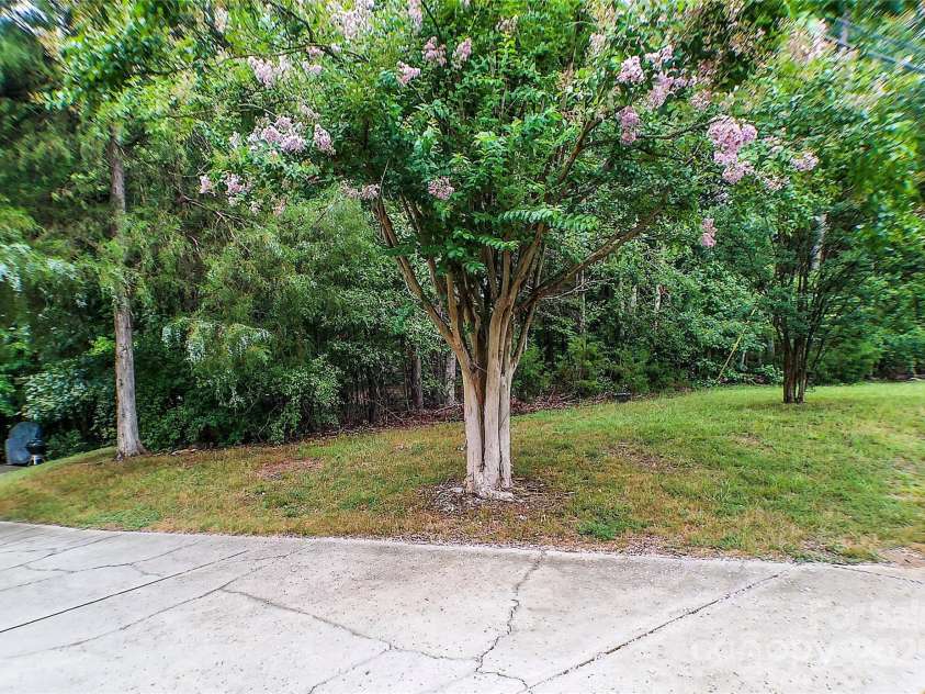 355 Sardis Alt Road, Charlotte, NC 28270.  MLS# CAR4277482, YatesRealty ID 29180. 