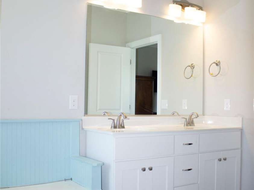 1906 Tall Pines Road, Lexington, NC 27295.  MLS# CAR4389442, YatesRealty ID 29181. Ensuite bath