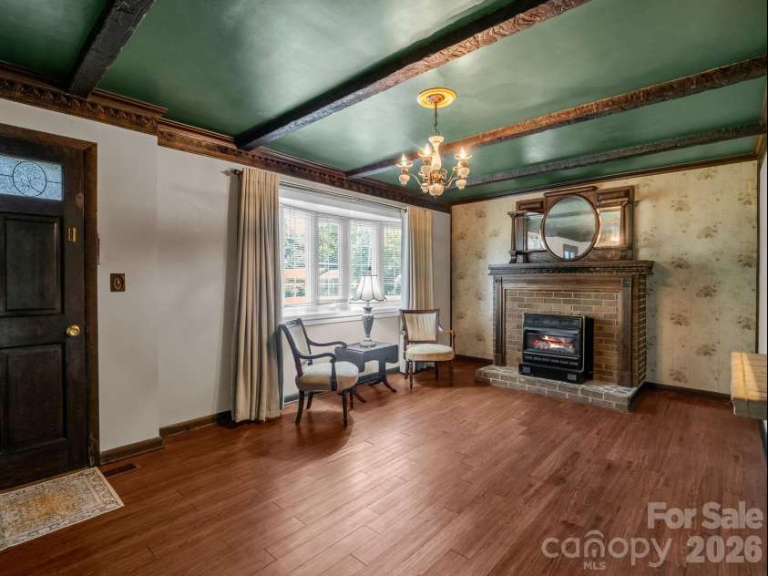 2302 Crosby Drive, Shelby, NC 28150.  MLS# CAR4389790, YatesRealty ID 29182. 