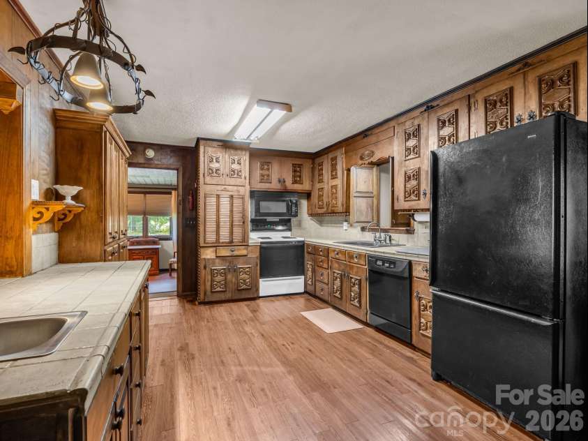 2302 Crosby Drive, Shelby, NC 28150.  MLS# CAR4389790, YatesRealty ID 29182. 