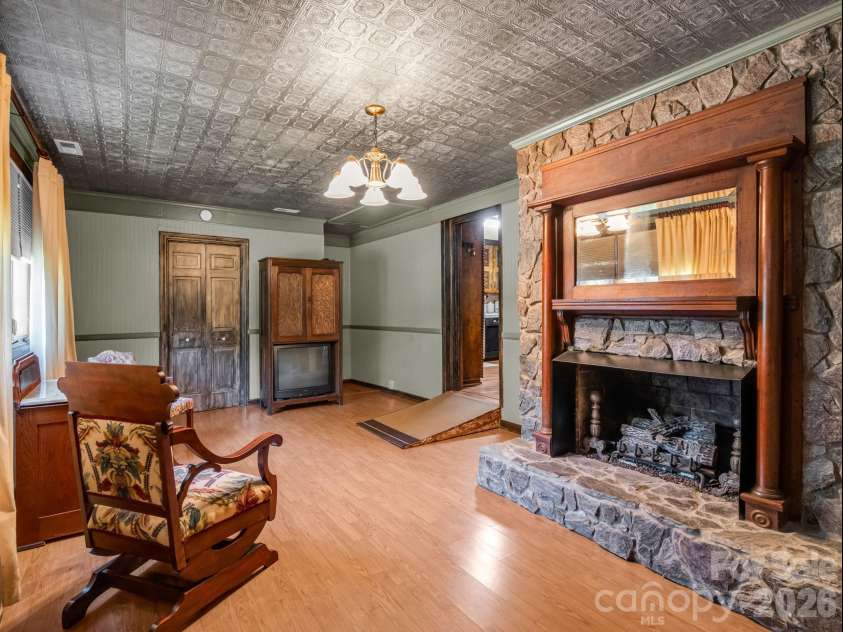 2302 Crosby Drive, Shelby, NC 28150.  MLS# CAR4389790, YatesRealty ID 29182. 