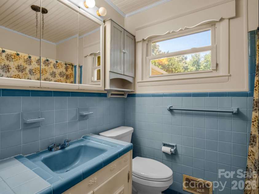 2302 Crosby Drive, Shelby, NC 28150.  MLS# CAR4389790, YatesRealty ID 29182. 