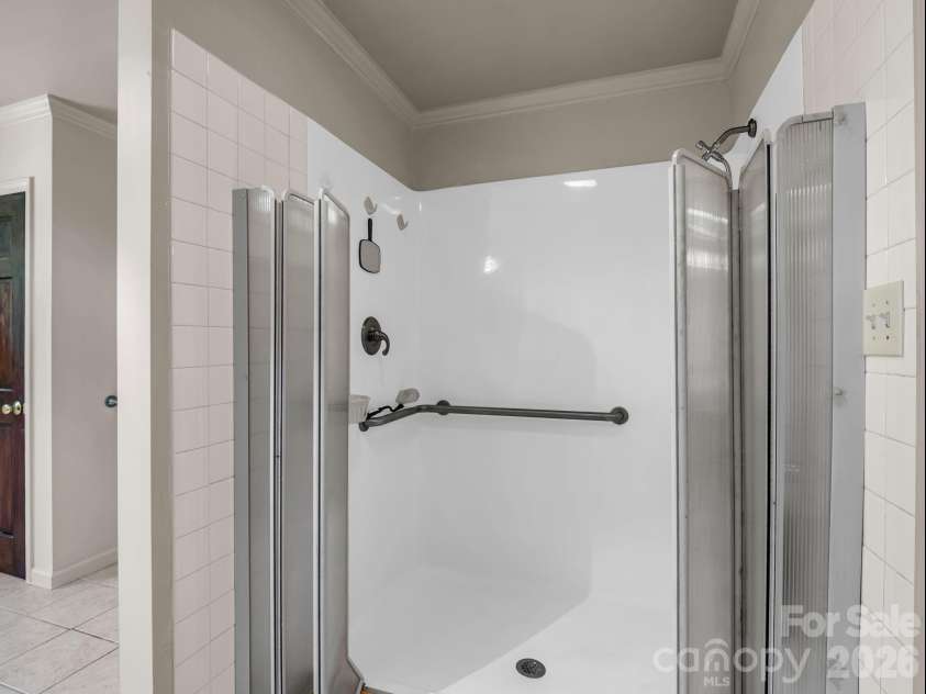 2302 Crosby Drive, Shelby, NC 28150.  MLS# CAR4389790, YatesRealty ID 29182. 