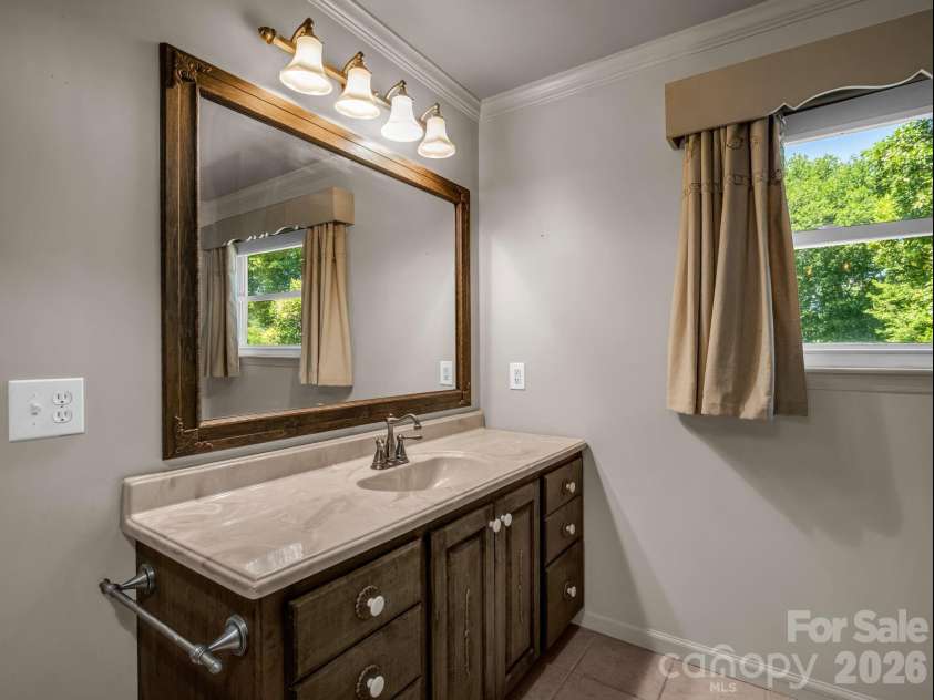 2302 Crosby Drive, Shelby, NC 28150.  MLS# CAR4389790, YatesRealty ID 29182. 