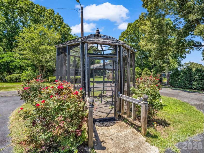 2302 Crosby Drive, Shelby, NC 28150.  MLS# CAR4389790, YatesRealty ID 29182. 