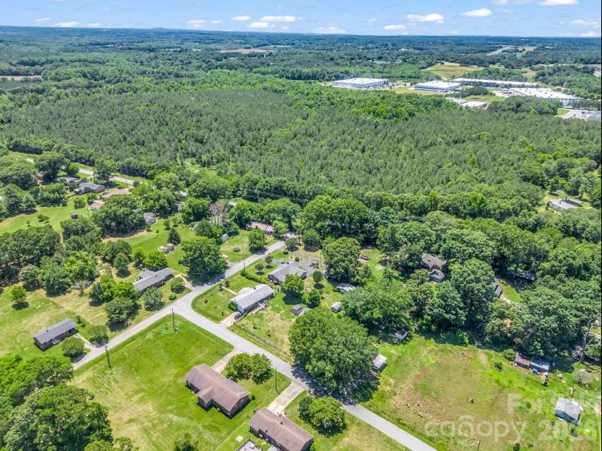 2302 Crosby Drive, Shelby, NC 28150.  MLS# CAR4389790, YatesRealty ID 29182. 