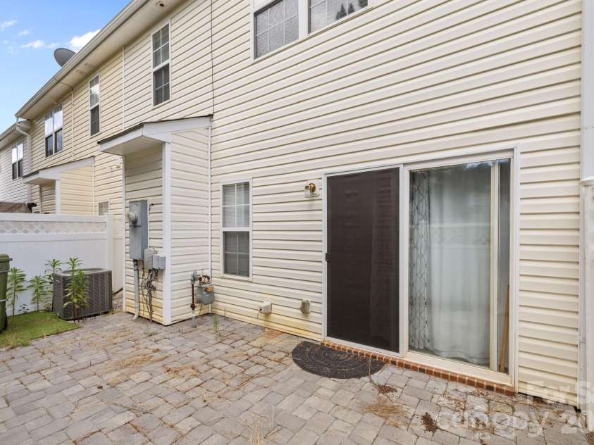 482 Delta Drive, Fort Mill, SC 29715.  MLS# CAR4282763, YatesRealty ID 29182. 