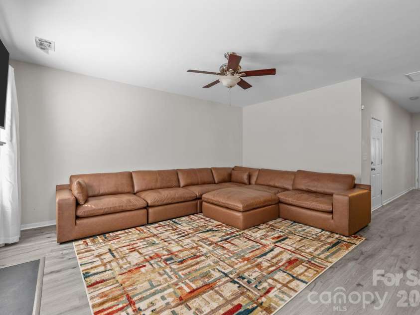 482 Delta Drive, Fort Mill, SC 29715.  MLS# CAR4282763, YatesRealty ID 29182. Large Great Room