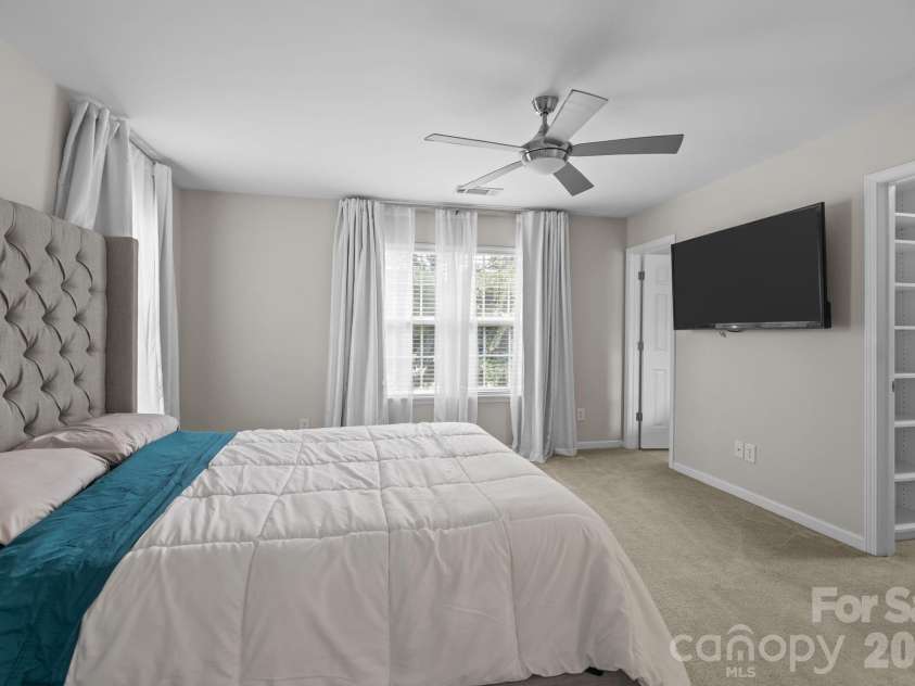 482 Delta Drive, Fort Mill, SC 29715.  MLS# CAR4282763, YatesRealty ID 29182. Primary Retreat