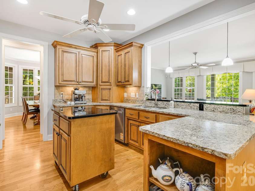 335 Daylily Drive, Hendersonville, NC 28739.  MLS# CAR4387856, YatesRealty ID 29183. 