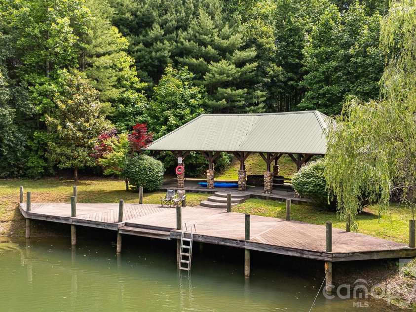 335 Daylily Drive, Hendersonville, NC 28739.  MLS# CAR4387856, YatesRealty ID 29183. 