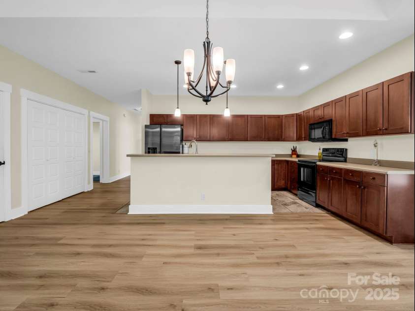 39 Creekwalk Lane, Hendersonville, NC 28792.  MLS# CAR4284575, YatesRealty ID 29183. 