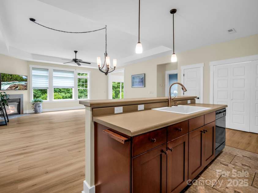 39 Creekwalk Lane, Hendersonville, NC 28792.  MLS# CAR4284575, YatesRealty ID 29183. 